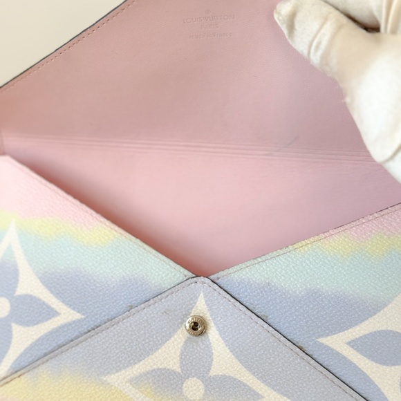 Louis Vuitton Escale Pastel Kirigami Set - Picture 13 of 15